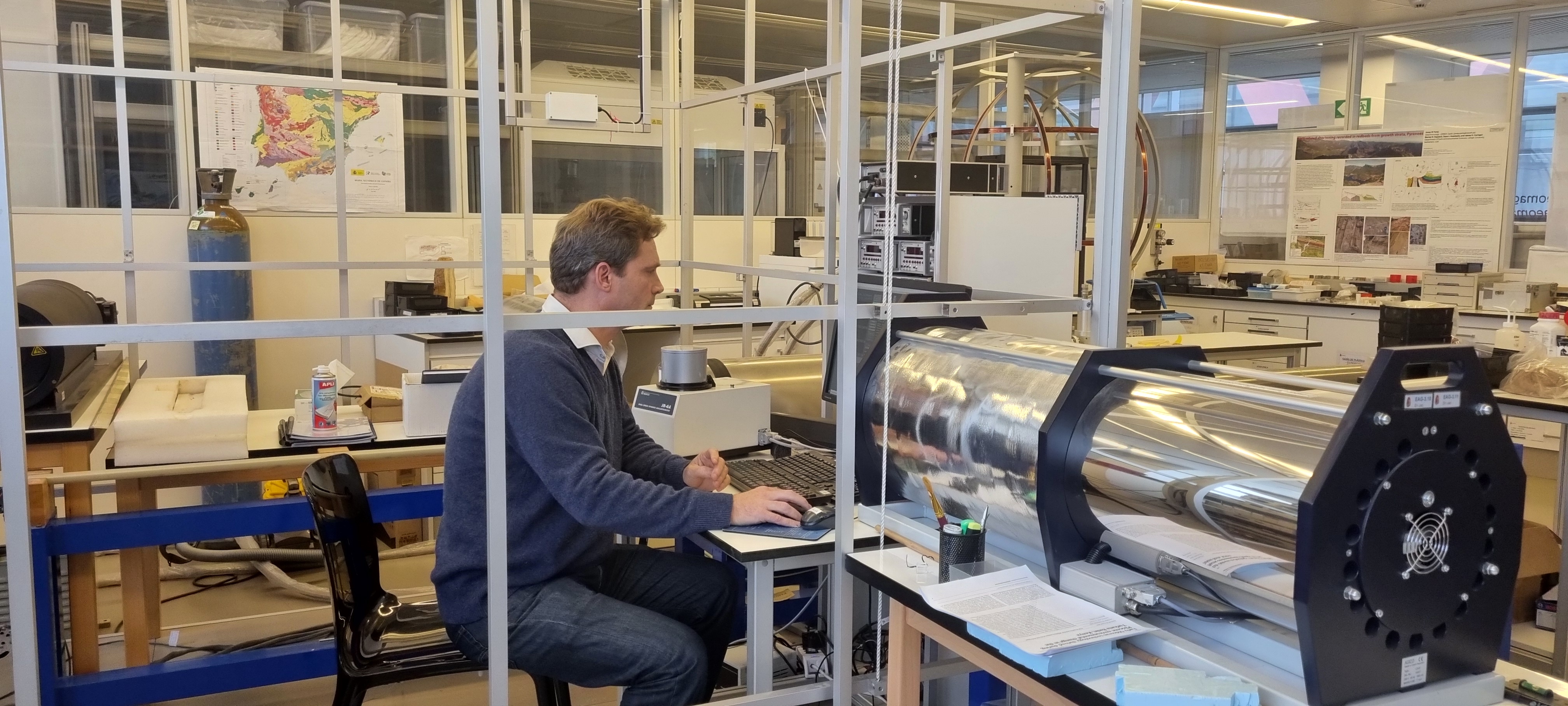 Mark Sier en la Laboratorio de Arqueomagnetismo/UCC+I CENIEH