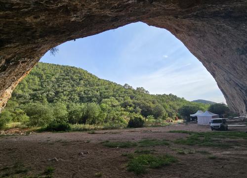 Cova Gran de Santa Linya site/Alfons Benito Calvo