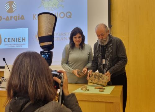 Ana Álvaro y Luis Valdés en la rueda de prensa/CENIEH UCC+I