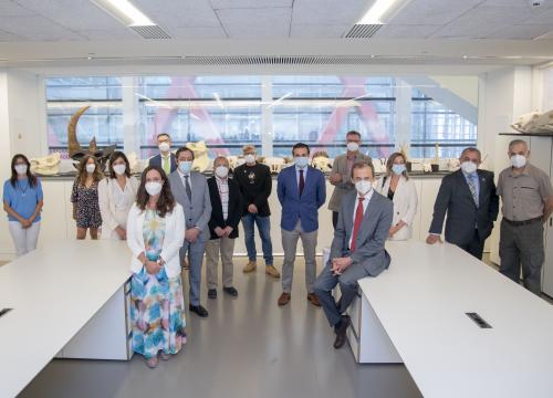 Pedro Duque y acompañantes. CENIEH/Susana Santamaría