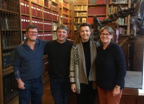 2.	Parte del equipo de trabajo. Valentin Rineau (Sorbonne Université), Nick Ashton (British Museum), Andreu Ollé (IPHES), Paula García-Medrano (CENIEH) y Marie-Hélène Moncel (MNHN)