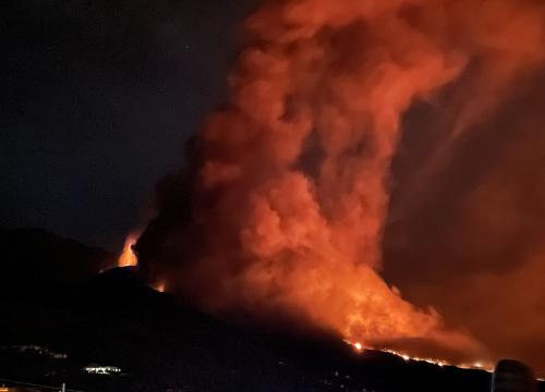 Actividad volcánica de Cumbre Vieja en La Palma/Josep M. Parés