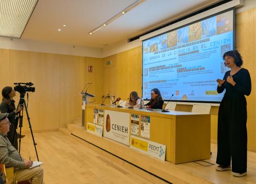 María Martinón Torres y Chitina Moreno-Torres Rodríguez-Contreras persentan la XVI Semana de la Ciencia/UCC+I CENIEH