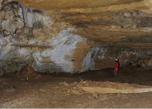 Vista de la Sala con sus figuras geométricas negras en el centro de la imagen/M. Á. Martín
