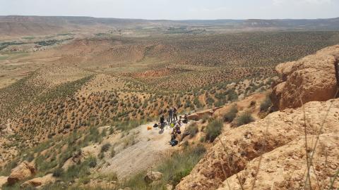 Northern margin of the Ain Beni Mathar Basin, near the locality of Guefaït. Paleontological excavation of Guefaït-4.2/Josep M. Paré.