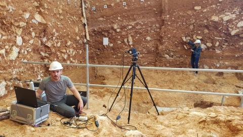 Captura de datos con cámara hiperespectral en el nivel TD10 de Gran Dolina (Atapuerca)/ Alfonso Benito Calvo