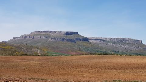 Peña Anaya y Peña Castro (Geoparque Las Loras)/A. Benito Calvo