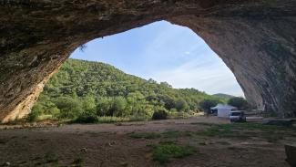 Cova Gran de Santa Linya site/Alfons Benito Calvo