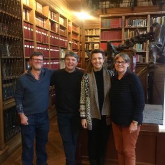 2.	Parte del equipo de trabajo. Valentin Rineau (Sorbonne Université), Nick Ashton (British Museum), Andreu Ollé (IPHES), Paula García-Medrano (CENIEH) y Marie-Hélène Moncel (MNHN)