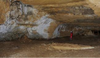 Vista de la Sala con sus figuras geométricas negras en el centro de la imagen/M. Á. Martín